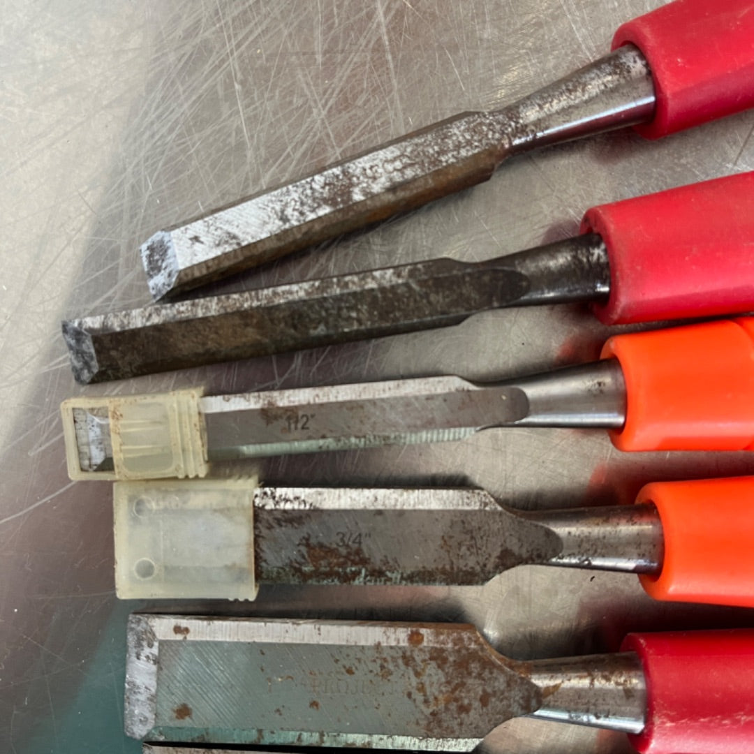 7-Piece Wood Chisel Set – Generic Assortment in 1", 3/4", and 1/2" Sizes