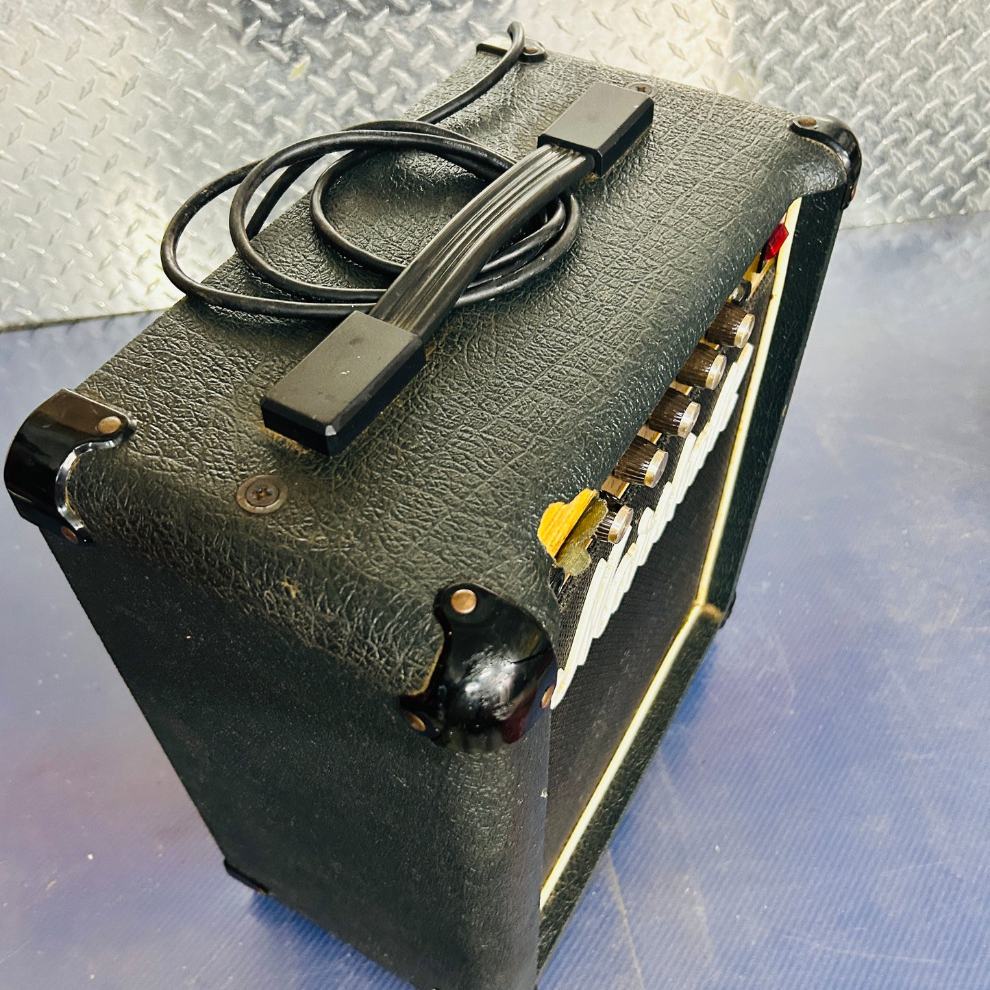Marshall Lead 12 (Model 5005) Combo Amp – Iconic Plexi Tone in a Compact Package