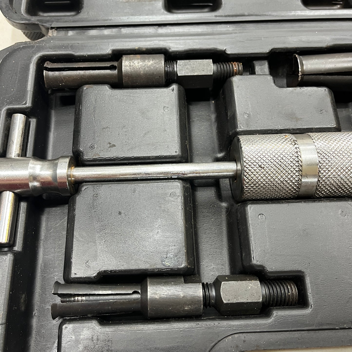 Pittsburgh Slide Hammer and Bearing Puller – Heavy-Duty Automotive Tool