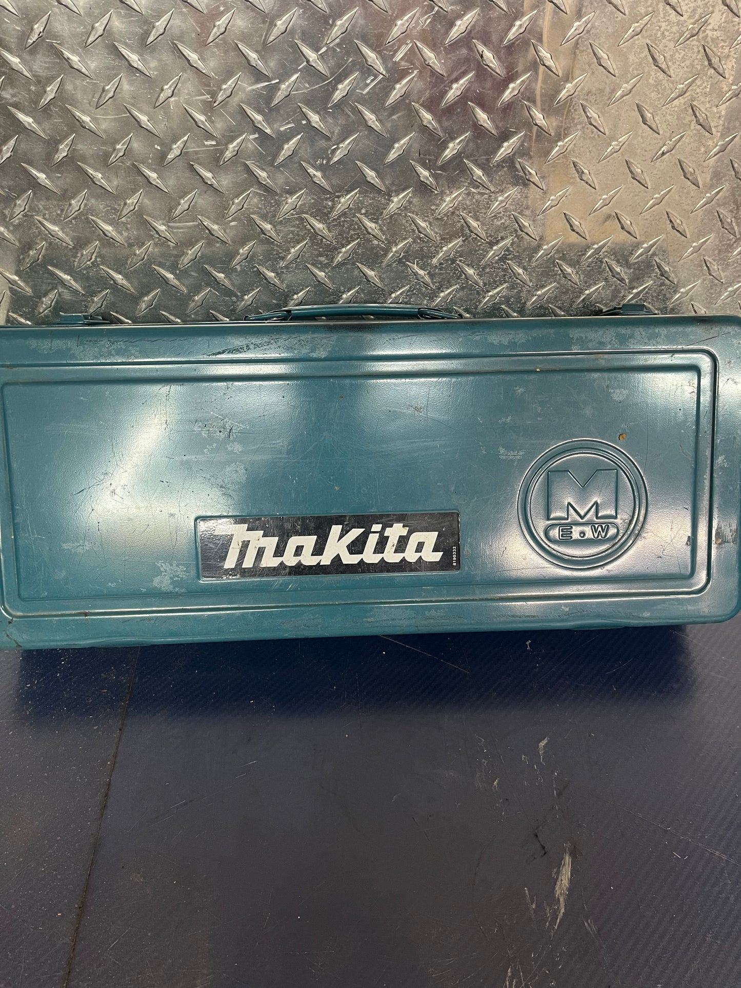 Makita JR3000V 6-Amp Variable Speed Reciprocating Saw – with Case and Manual