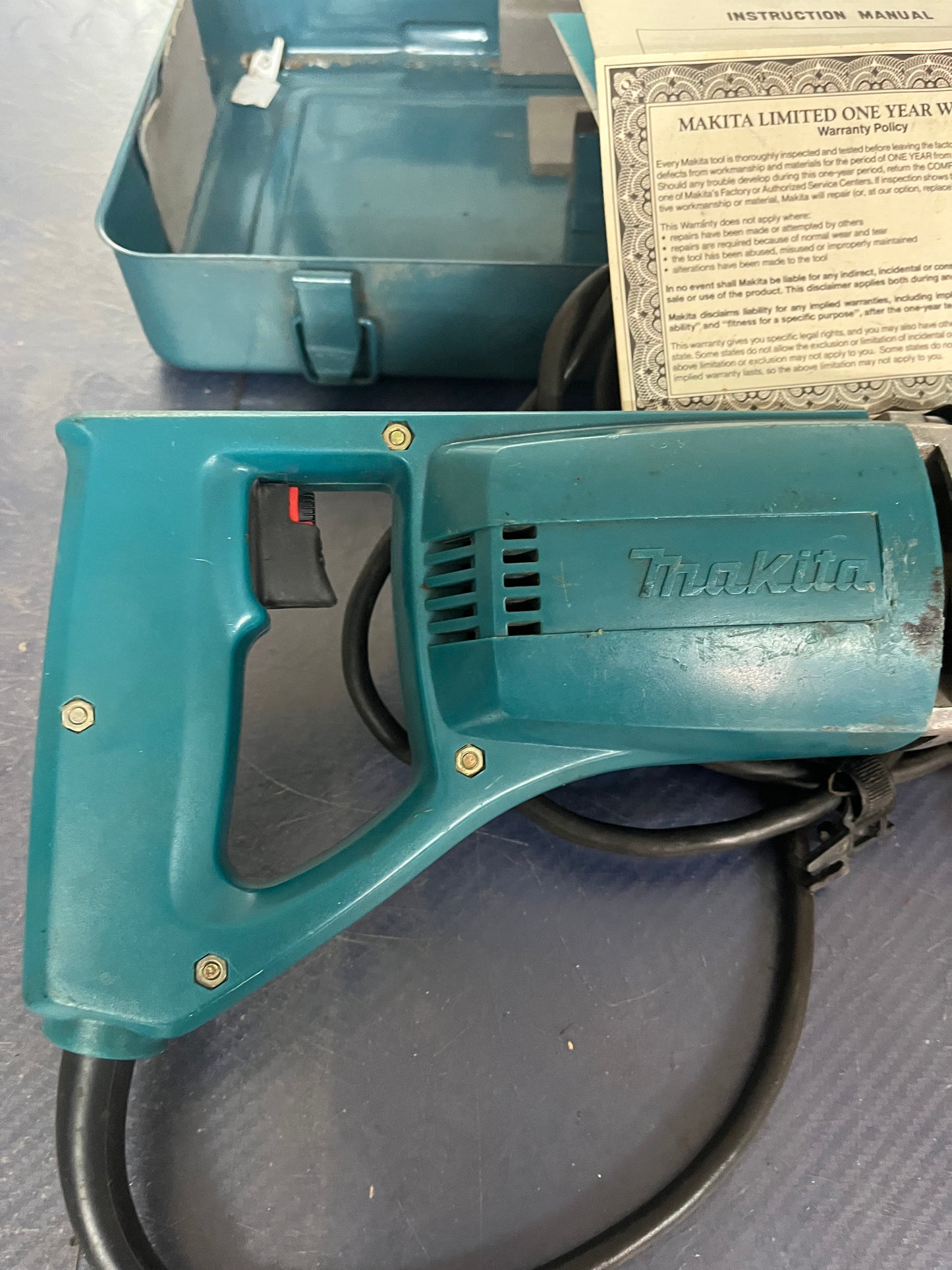 Makita JR3000V 6-Amp Variable Speed Reciprocating Saw – with Case and Manual