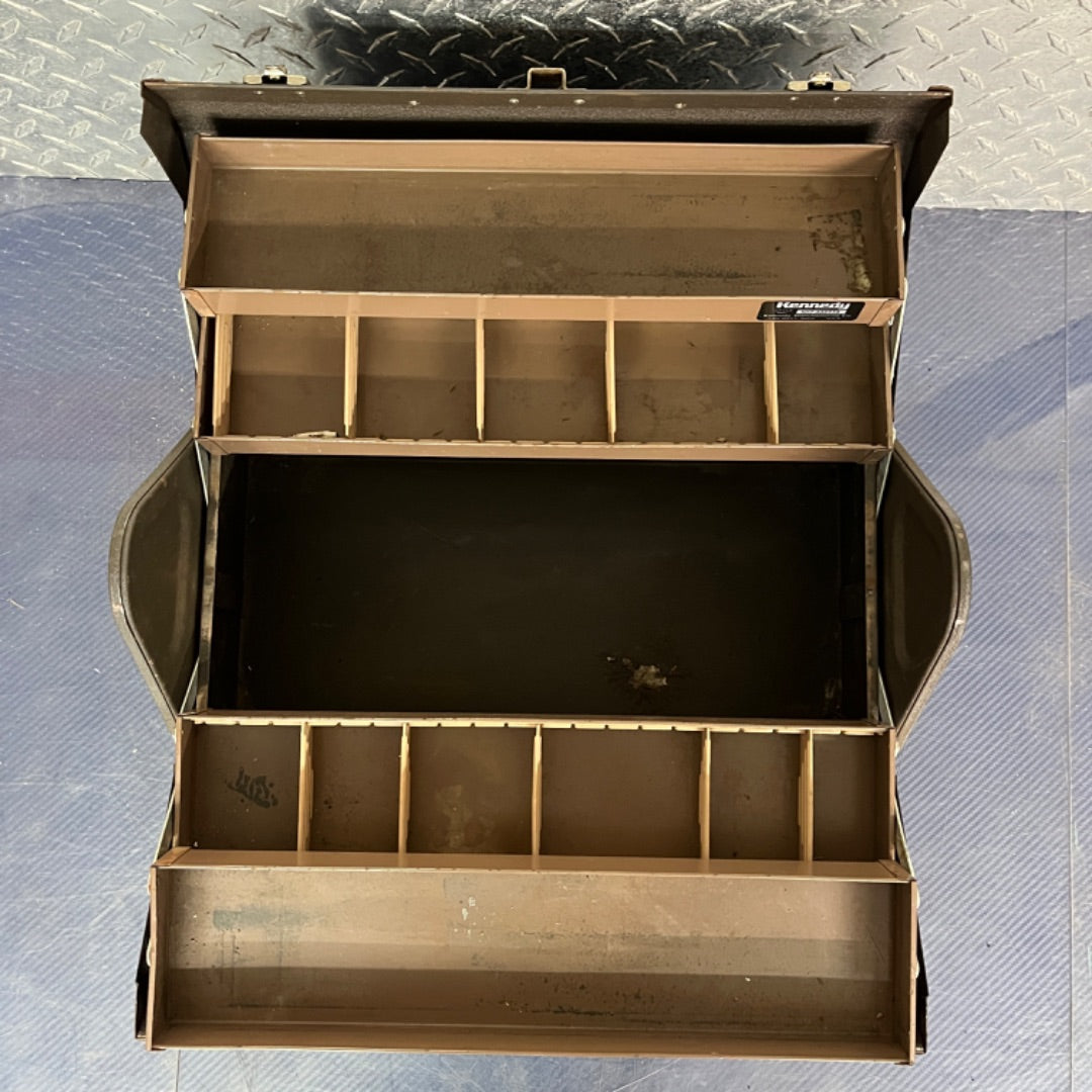 Kennedy Cantilever Tool Box *Vintage*