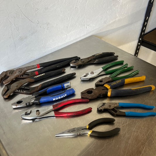 10 Piece Assortment of Pliers