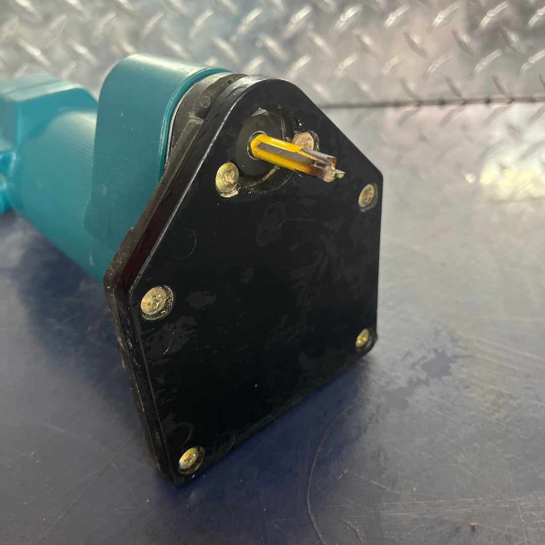 Makita 3705 Laminate Trimmer Router – Precision Cutting in a Compact, Lightweight Design