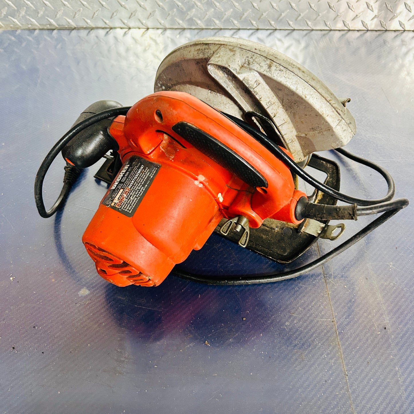 Black & Decker 13 Amp 7-1/4" Circular Saw – Heavy-Duty Power Tool for Wood Cutting