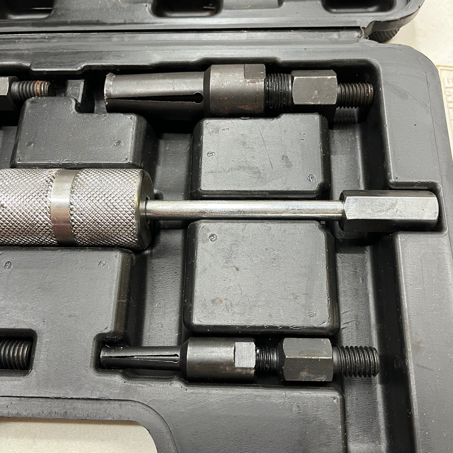 Pittsburgh Slide Hammer and Bearing Puller – Heavy-Duty Automotive Tool