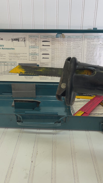 Makita JR3000V 6-Amp Variable Speed Reciprocating Saw – with Case and Manual